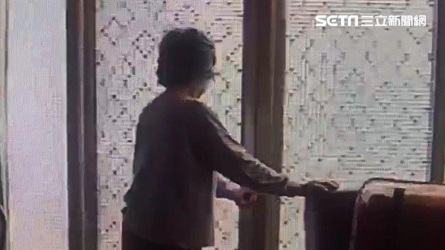 目擊逆孫行凶？阿嬤愛犬驚嚇性情大變