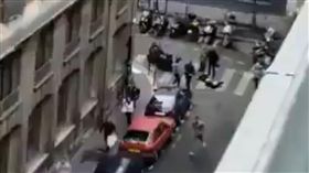 法國,巴黎,恐攻,隨機殺人,伊斯蘭國,IS,歌劇院,瘋子,槍響（圖／翻攝自推特）