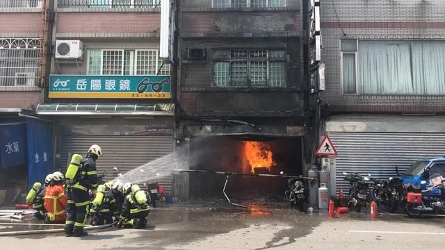 瓦斯行氣爆起火　4人灼傷送醫急救