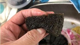 超噁！消暑聖品慘變「黑海綿」　他嚇傻秒退貨　圖／翻攝臉書