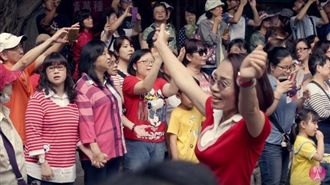 母親節快閃　5首歌曲擠爆永康商圈