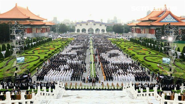 蔡馬柯同台！慈濟浴佛大典祈福無災