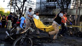 印尼泗水3座教堂遭自殺炸彈攻擊（圖／路透社／達志影像）