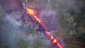 夏威夷國家公園內的奇勞亞（Kilauea）火山噴發（圖／翻攝自推特）