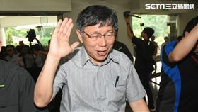 台北市長柯文哲專案報告與大灣北段居民抗議發生推擠。 （圖／記者林敬旻攝）