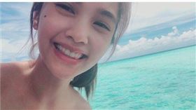 楊丞琳，泳裝。(翻攝自IG)