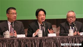 行政院於今天召開「我國薪資現況、低薪研究及其對策記者會」，行政院長賴清德（中）。（圖／記者盧素梅攝）