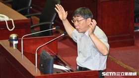 台北市長柯文哲出席市議會專案報告。 （圖／記者林敬旻攝）