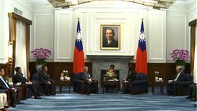 蔡英文總統接見「第五屆台日戰略對話」日本代表團。（圖／總統府提供）