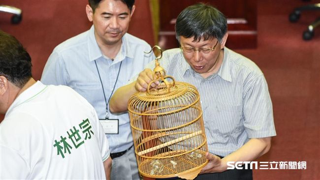 柯：大巨蛋變爛尾樓也是解決方案