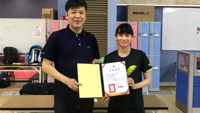獲頒理事聘書　戴資穎妹妹頭造型曝光
