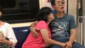 捷運,松山新店線,爆料公社,慾火焚身,情侶,搓下體