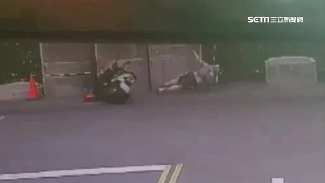 工程水泥管違法擺路邊　害騎士撞飛亡