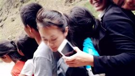 機車.7貼,開罰,牢獄,自拍,摩托車,乘客,駕駛,車禍,危險,交通,大陸,雲南,鹽津　圖／翻攝自微博　https://goo.gl/y6dqFX