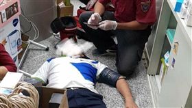 499別再亂…門市人員累昏叫救援　同事氣炸：真的出事了
圖翻攝自靠北電信業奧客臉書