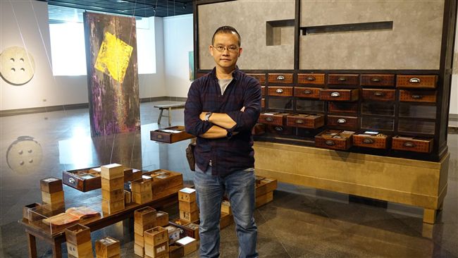 廖乾杉養生術雕塑展　詮釋老病憶過往