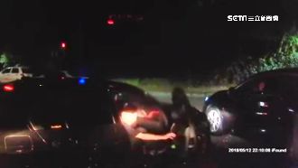 不滿被按喇叭　駕駛撂人車包圍嗆聲