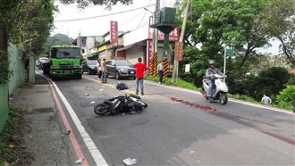 目睹騎士遭輾斃　娃娃車滿車幼童嚇傻