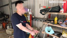 王嫌因弟弟與人相約西園國小談判，遂帶著7名同夥前往助陣，還在司令台前對空鳴槍（翻攝畫面）