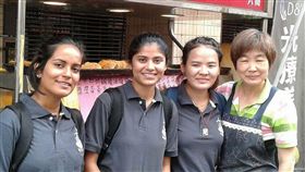 推小吃英語友善度　台南招募外籍秘密客台南市政府第二官方語言辦公室推廣小吃業者製作雙語菜單，15日再宣布推出「外籍秘密客」行銷活動，將廣邀在台灣的外籍人士造訪英語友善店家，針對店內的雙語菜單、目錄、或店員英語溝通能力提供建議。（台南市政府提供）中央社記者楊思瑞台南傳真　107年5月15日