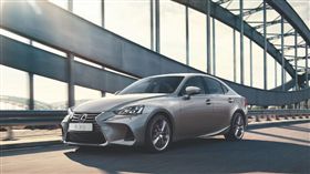 LEXUS IS 300領航勁化版特仕車。（圖／LEXUS提供）