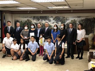 暖！國道遭撞警遺孤　有人出錢養到大