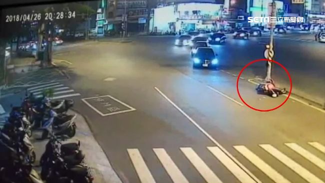 自殺式騎法釀車禍　毒賊送醫又送辦
