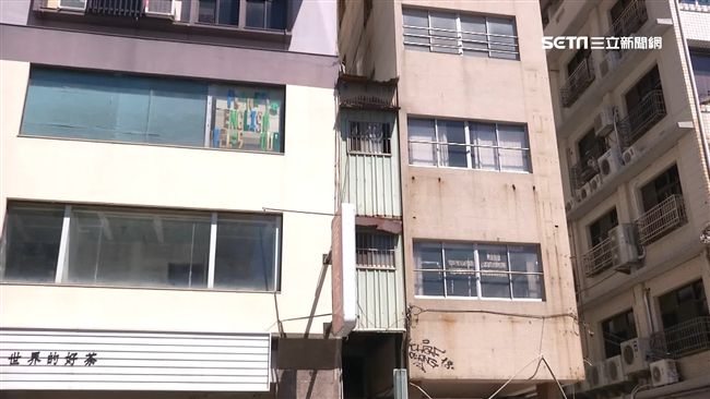 怎麼住人？高雄驚見超擠「夾縫屋」