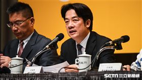 行政院長賴清德召開「 新經濟移民法規劃重點記者會」。 （圖／記者林敬旻攝）
