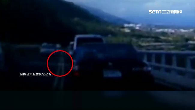 疑壓伸縮縫　3車南迴公路追撞狂冒煙