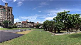 萬隆東營區變身社福園區　111年啟用位於台北市文山區的「萬隆東營區綠園地」建有2個羽球場和中庭休憩區，21日起開放社區使用，未來還將改建為結合銀髮、身障、幼兒園與托嬰等服務的社福旗艦園區，預定民國111年啟用。（台北市社會局提供）中央社記者陳妍君傳真　107年5月15日