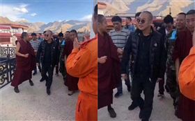 李連杰現身西藏，圖／翻攝自微博