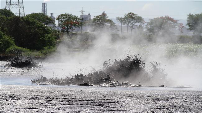 屏東萬丹泥火山噴發　農田受損可災補