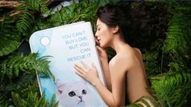 白家綺接代言突破尺度 。（翻攝臉書）