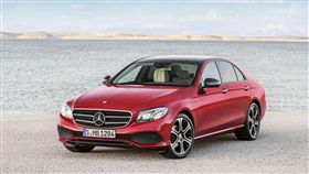 透過「Agility星自選 購車優惠方案」，讓入主智能鉅作E-Class不再遙不可及。（圖／Mercedes-Benz提供）
