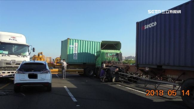閃急切貨車！聯結車煞不住撞4車毀