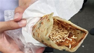 內科必吃！這攤手工蔥油餅店口味超狂