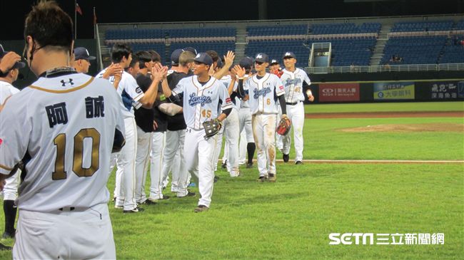 桃猿爆打統一14分差　斬斷獅5連勝
