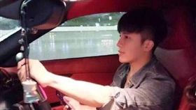 91大神「秦先生」 大陸
http://s.weibo.com/weibo/91%25E7%25A7%25A6%25E5%2585%2588%25E7%2594%259F?topnav=1&wvr=6&b=1