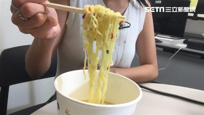 泡麵湯喝光光　NG飲食小心「敗腎」