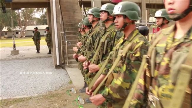 傘兵安全關鍵「引張帶」　扎實訓練曝