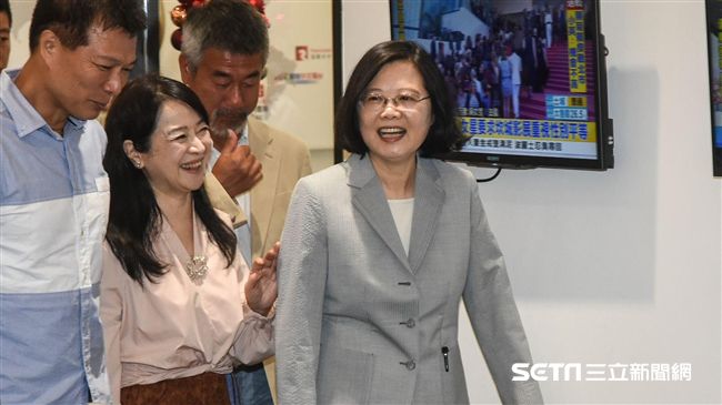 蔡英文：經濟數據幫我頂住四方炮火