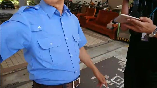 傘兵演習墜地命危　家屬一早被接走