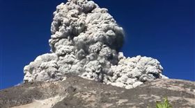 印尼,梅拉比火山,Merapi,噴發,火山灰,101（圖／翻攝自臉書OraLucu）