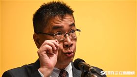 行政院發言人徐國勇出席「 新經濟移民法規劃重點記者會」。 （圖／記者林敬旻攝）