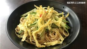 文大「石頭屋」的傻瓜乾麵。（圖／記者江芳緣攝影）