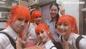 大馬女子團體《AMOi-AMOi》遺失行李箱，找上有漢中全智賢之稱的女警連盈智，30分鐘內就找回行李箱（翻攝畫面）