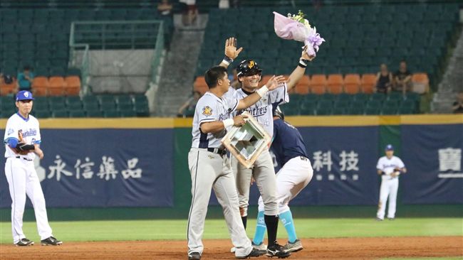 中職史上第4人！王勝偉200盜達陣