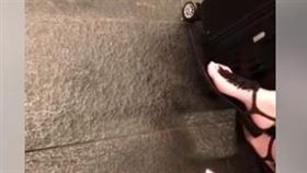 隔壁美腳抖到椅子都在震_爆廢
https://www.facebook.com/groups/644810635665586/permalink/1838472229632748/