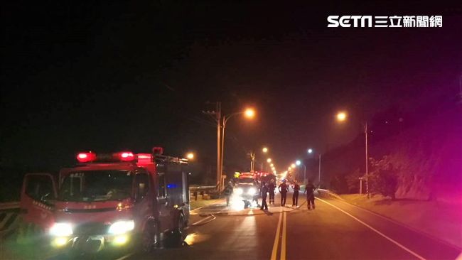 他欠債遭逼車追砍　惡少信號彈燒機車